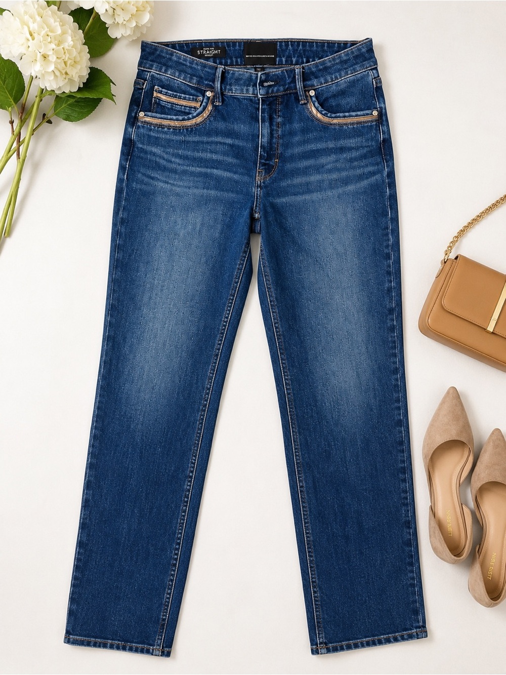 White House Black Market High-Rise Straight Sculpt Jeans – Size 8